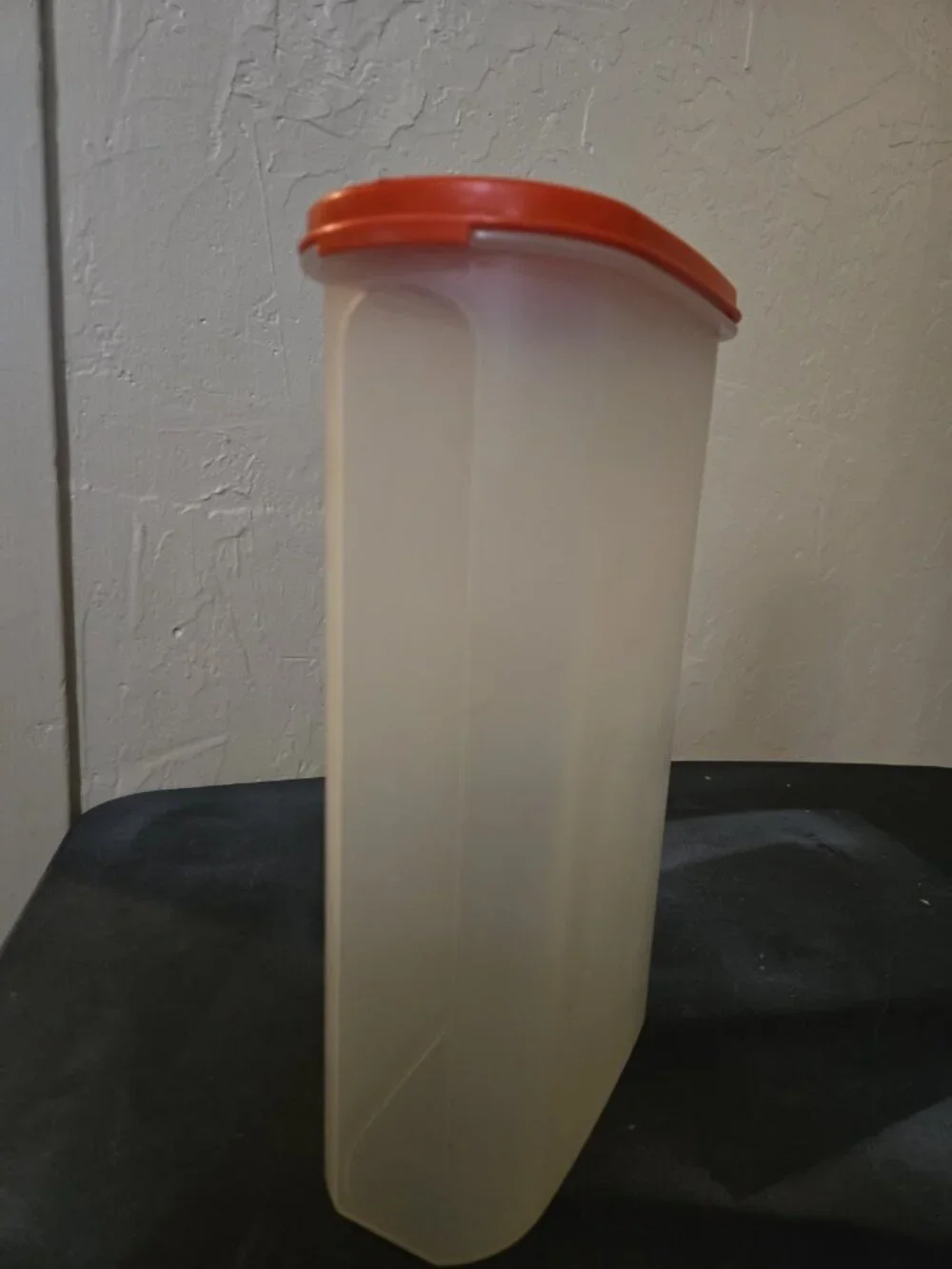Tupperware Modular Mate 9 3/4 Cups - 2.3 Liters Container With Red Lid 1614 1616
